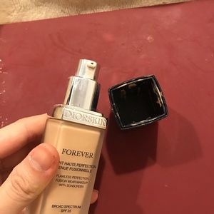 Dior Makeup - Diorskin Forever Perfect Foundation Dior Makeup - Diorskin Forever Perfect Foundation
